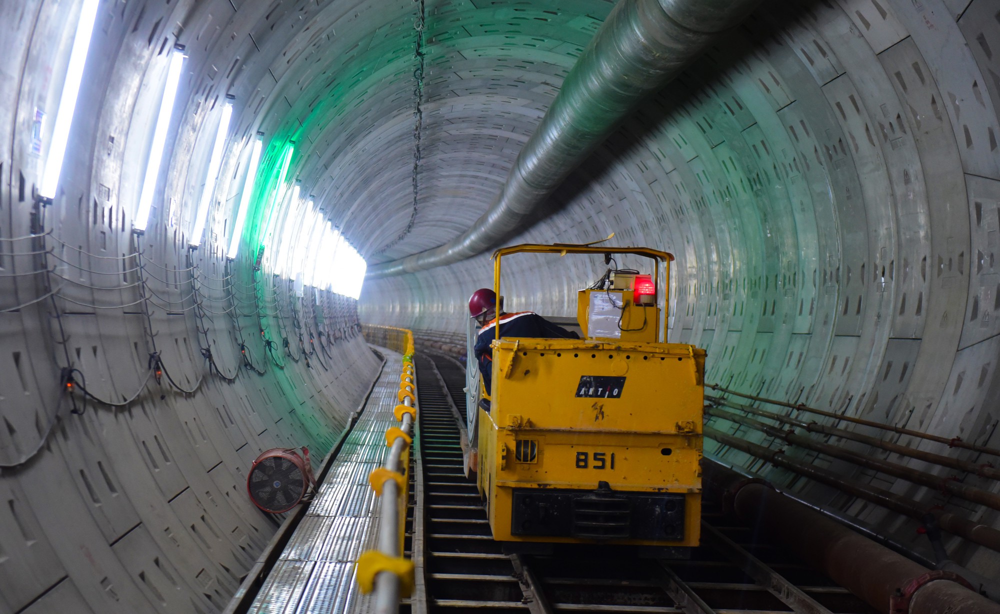 Cận cảnh đường hầm metro dưới lòng đất Sài Gòn - nơi không thể phân biệt ngày và đêm  - Ảnh 8.