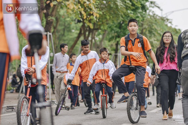 Một người cha Hà Nội viết nên cổ tích cho con trai tự kỷ thoát án chung thân, trở thành kỷ lục gia xiếc nhí Việt Nam - Ảnh 16.