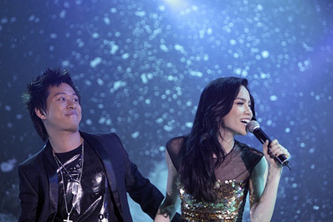 MC Nguyên Khang hỏi về tin đồn từng yêu Hồ Ngọc Hà, Tuấn Hưng trả lời cực gắt trên sân khấu - Ảnh 2. MC Nguyên Khang hỏi về tin đồn từng yêu Hồ Ngọc Hà, Tuấn Hưng trả lời cực gắt trên sân khấu - Ảnh 2.