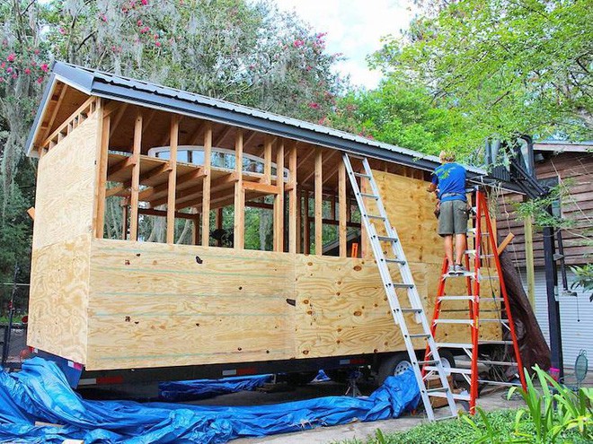 Xây ngôi nhà di động để tránh cuộc sống ký túc xá, chàng sinh viên bất ngờ về thành quả mà mình nhận được - Ảnh 1. Xây ngôi nhà di động để tránh cuộc sống ký túc xá, chàng sinh viên bất ngờ về thành quả mà mình nhận được - Ảnh 1.