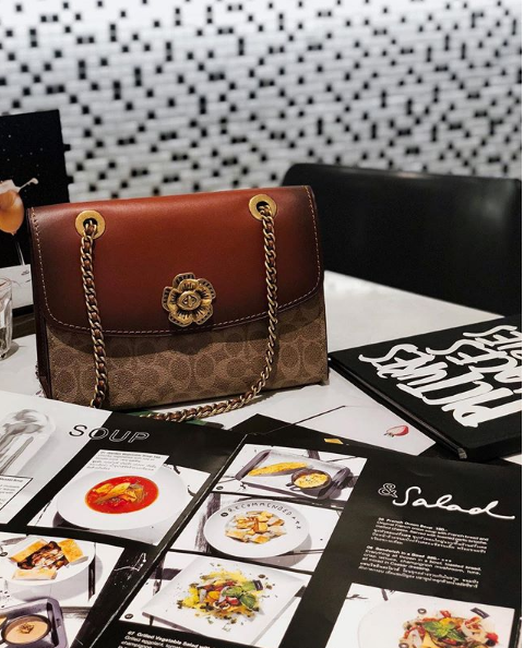 Những thiên kim tiểu thư nức tiếng Thái Lan: Xinh đẹp, nóng bỏng lại có cuộc sống giàu sang nhiều người mong ước - Ảnh 21. Những thiên kim tiểu thư nức tiếng Thái Lan: Xinh đẹp, nóng bỏng lại có cuộc sống giàu sang nhiều người mong ước - Ảnh 21.