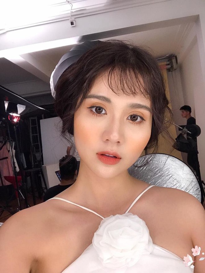 Sự thay đổi của các hotgirl sau khi lấy chồng đại gia: Từ cô nàng kẹo ngọt đến phu nhân sang chảnh - Ảnh 48. Sự thay đổi của các hotgirl sau khi lấy chồng đại gia: Từ cô nàng kẹo ngọt đến phu nhân sang chảnh - Ảnh 48.