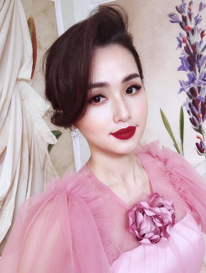 Sự thay đổi của các hotgirl sau khi lấy chồng đại gia: Từ cô nàng kẹo ngọt đến phu nhân sang chảnh - Ảnh 6. Sự thay đổi của các hotgirl sau khi lấy chồng đại gia: Từ cô nàng kẹo ngọt đến phu nhân sang chảnh - Ảnh 6.