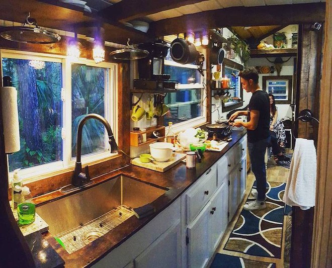 Xây ngôi nhà di động để tránh cuộc sống ký túc xá, chàng sinh viên bất ngờ về thành quả mà mình nhận được - Ảnh 6. Xây ngôi nhà di động để tránh cuộc sống ký túc xá, chàng sinh viên bất ngờ về thành quả mà mình nhận được - Ảnh 6.