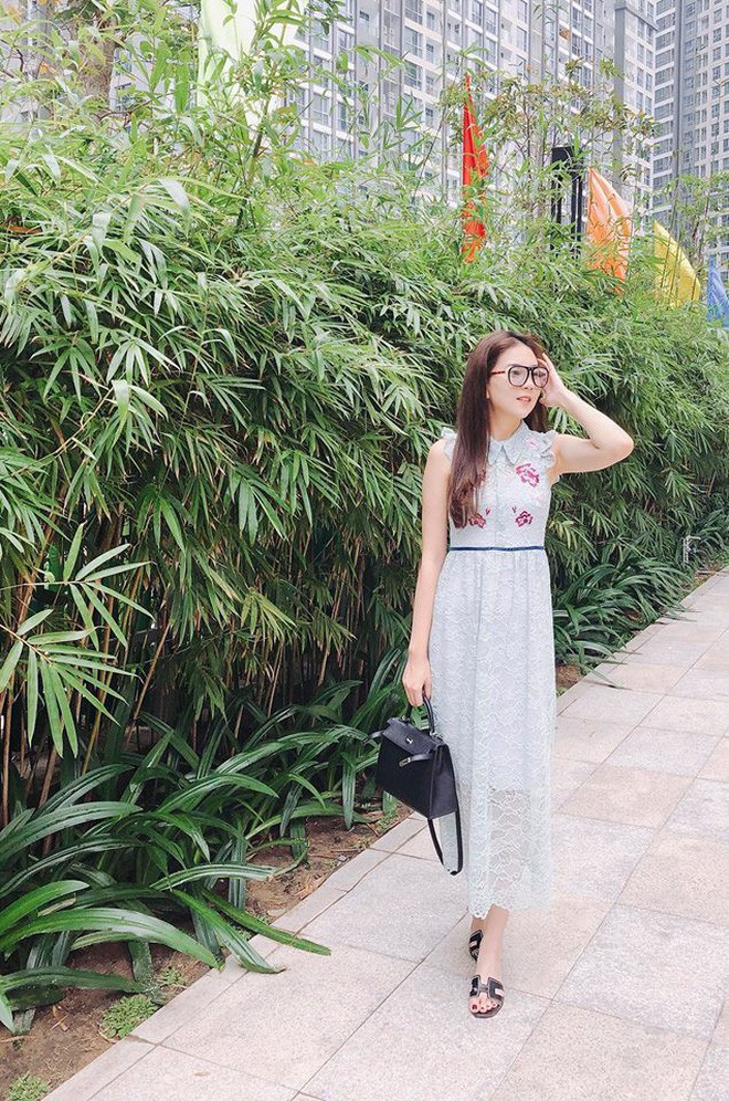 Sự thay đổi của các hotgirl sau khi lấy chồng đại gia: Từ cô nàng kẹo ngọt đến phu nhân sang chảnh - Ảnh 62. Sự thay đổi của các hotgirl sau khi lấy chồng đại gia: Từ cô nàng kẹo ngọt đến phu nhân sang chảnh - Ảnh 62.