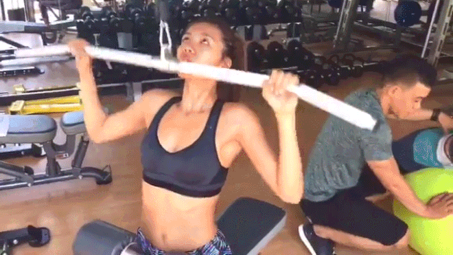 Eo thon đón hè cùng Minh Tú với bài tập Rainbow Plank - Ảnh 10. Eo thon đón hè cùng Minh Tú với bài tập Rainbow Plank - Ảnh 10.