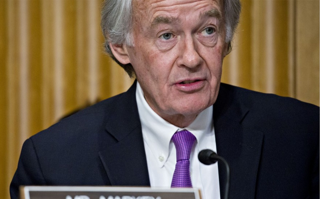 Nghị sĩ Mỹ phản đối kế hoạch đấm chảy máu mũi Triều Tiên nếu đàm phán Trump-Kim thất bại - Ảnh 1. Nghị sĩ Mỹ phản đối kế hoạch đấm chảy máu mũi Triều Tiên nếu đàm phán Trump-Kim thất bại - Ảnh 1.