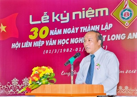 Thủ tướng phê chuẩn ông Lê Tiến Châu là Chủ tịch tỉnh Hậu Giang - Ảnh 2.