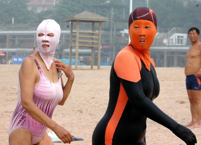 Ninja biển khơi trở thành một trong những phong cách thời trang thú vị nhất cho các chị em khi đi biển. Hãy chiêm ngưỡng những bức ảnh thú vị và hài hước của những \