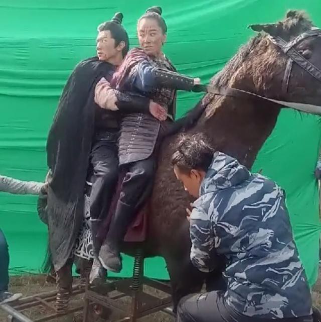 Sự thật cảnh cưỡi ngựa oai phong trong phim cổ trang Hoa ngữ - Ảnh 2.
