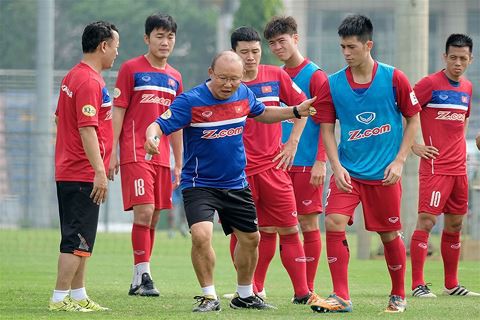 Bộ trưởng Nguyễn Ngọc Thiện muốn thầy trò Park Hang-seo vô địch AFF Cup - Ảnh 2.