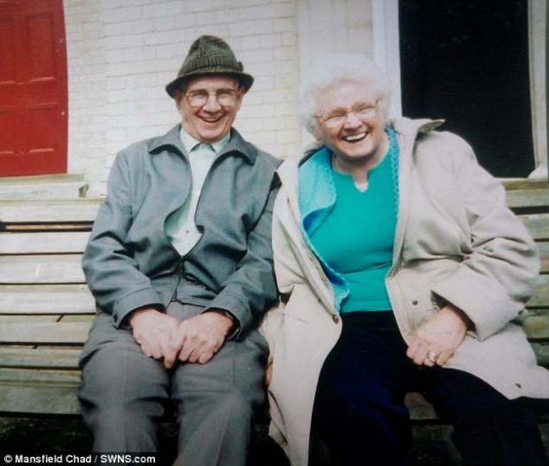 Cặp vợ chồng qua đời cách nhau chỉ vài ngày vì không thể sống tách rời - Ảnh 1.