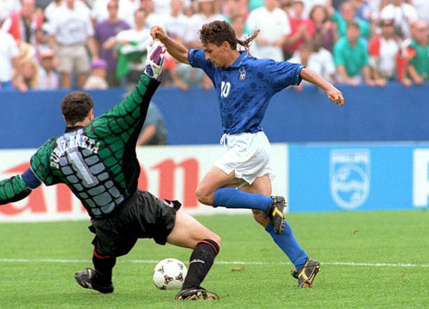 World Cup 1994: Nỗi đau tột cùng của tóc đuôi ngựa thần thánh Roberto Baggio - Ảnh 2.