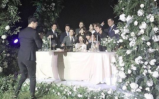 Những đám cưới có dàn khách mời khủng nhất xứ Hàn: Toàn minh tinh, Song Song không đọ được với Jang Dong Gun? - Ảnh 25.