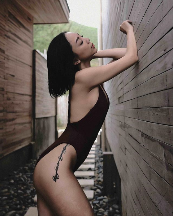 Tóc Tiên khoe thân hình nóng bỏng, đẹp từng centimet với bikini - Ảnh 1.