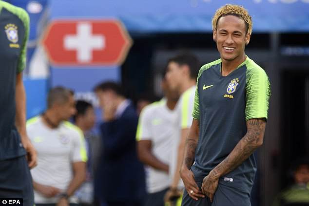 Neymar khoe mái tóc “tổ chim” trước trận khai màn World Cup - Ảnh 5.