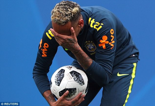 Neymar lại bị đau, khiến hàng triệu fan Brazil lo sốt vó - Ảnh 2.