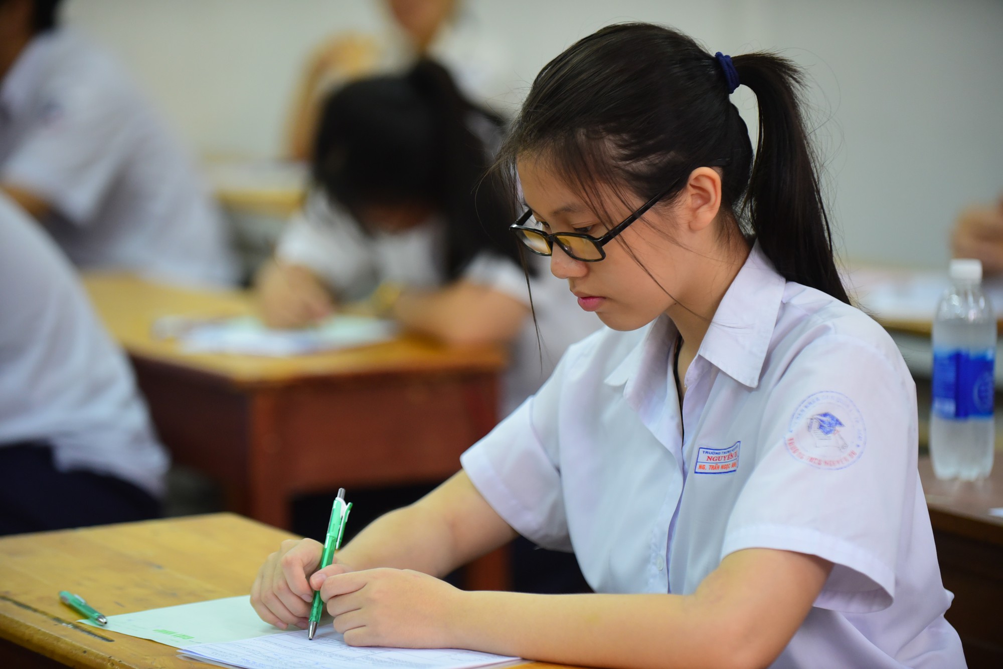 Học sinh Sài Gòn ôn bài đến sát giờ thi tuyển sinh lớp 10 - Ảnh 13.