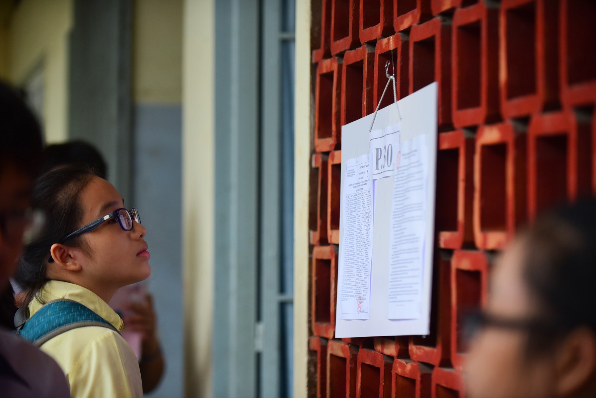 Học sinh Sài Gòn ôn bài đến sát giờ thi tuyển sinh lớp 10 - Ảnh 10.