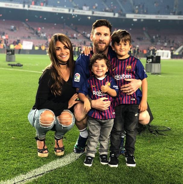 Antonella đăng ảnh cả gia đình, gửi thông điệp ủng hộ tới Messi chơi tốt ở World Cup - Ảnh 1.
