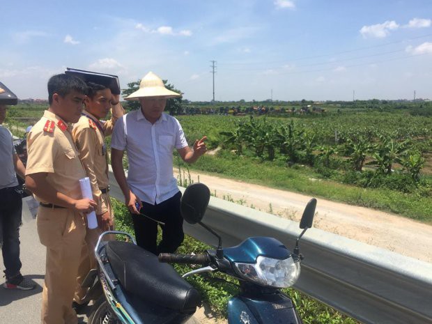 Công an đội nắng dựng lại hiện trường điều tra cái chết nhiều nghi vấn của 2 thiếu nữ - Ảnh 5.