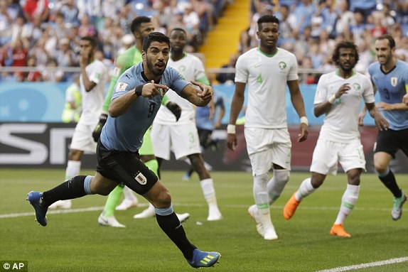 Suarez bừng tỉnh để nâng bước Uruguay, gián tiếp vùi Salah xuống tận cùng tuyệt vọng - Ảnh 2.
