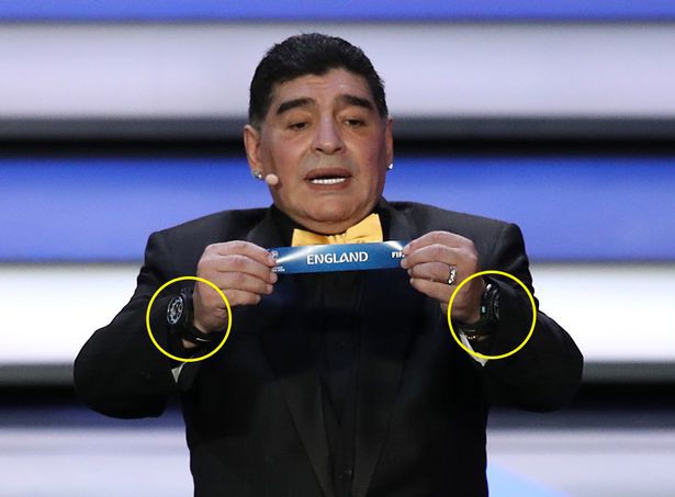 Trong trận thua của Argentina, vì sao Maradona lại đeo 2 chiếc đồng hồ giống hệt nhau? - Ảnh 4.