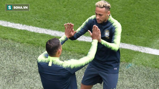 Neymar bị tố xúc phạm đàn anh ở đội tuyển Brazil - Ảnh 1.