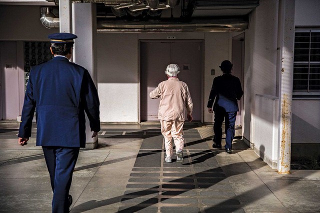 Chuyện hoang đường nhưng có thật ở Nhật Bản: Nhà tù - thiên đường cho những phụ nữ cao tuổi cô độc giữa gia đình  - Ảnh 1.