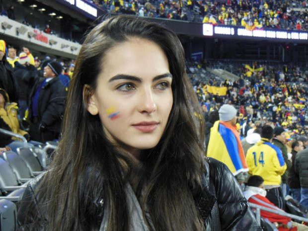 Hình ảnh các CĐV nữ xinh đẹp trên khán đài cổ vũ World Cup khiến người ta phải ùn ùn kéo đến Nga! - Ảnh 1.