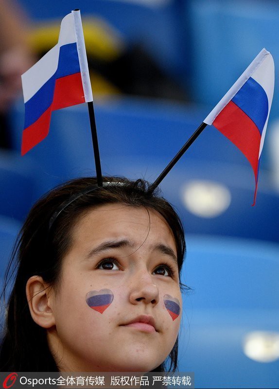Hình ảnh các CĐV nữ xinh đẹp trên khán đài cổ vũ World Cup khiến người ta phải ùn ùn kéo đến Nga! - Ảnh 11.
