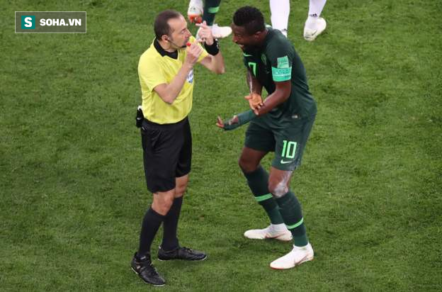 Tranh cãi: Trọng tài cướp trắng penalty của Nigeria, giúp Argentina đi tiếp? - Ảnh 1.