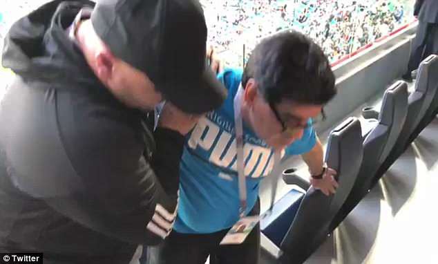 Nóng: Maradona nhập viện khẩn cấp ngay sau chiến thắng kịch tính của Argentina - Ảnh 3.