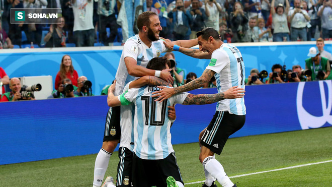 Khoảnh khắc thiên tài mang tên Messi lên tiếng, Argentina nghẹt thở lách qua khe cửa hẹp - Ảnh 2.
