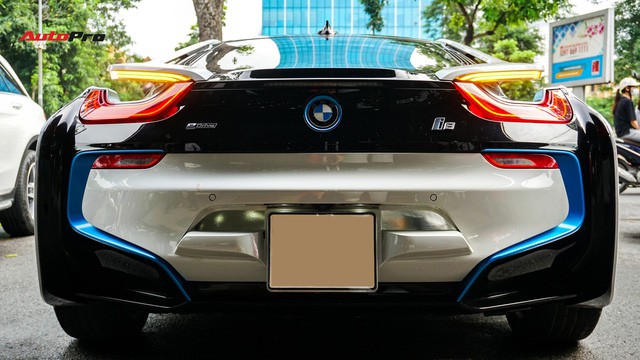 BMW i8 - Siêu xe đình đám một thời tụt giá mạnh tại Việt Nam - Ảnh 6.