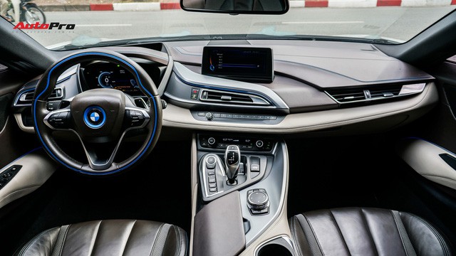 BMW i8 - Siêu xe đình đám một thời tụt giá mạnh tại Việt Nam - Ảnh 9.