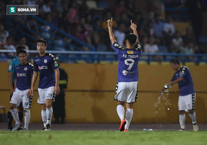 Quang Hải “vẽ cầu vồng” ở Hàng Đẫy, Hà Nội FC tạo kỷ lục vô tiền khoáng hậu tại V.League - Ảnh 2.