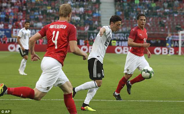 Neuer tái xuất sau gần 1 năm, Đức vẫn bất ngờ bại trận - Ảnh 3.