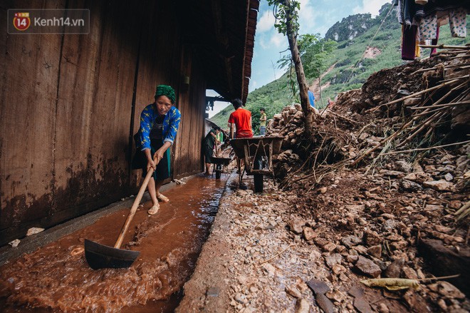 Xót xa cảnh người chồng mất cả vợ và con trong mưa lũ Hà Giang: Thằng Cồ về chỉ khóc thôi, không nói chuyện được - Ảnh 7.