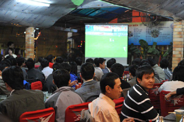 Phút chót chưa có bản quyền, nhiều người mua vé rẻ đi Lào, Campuchia xem ké World Cup 2018 - Ảnh 3.
