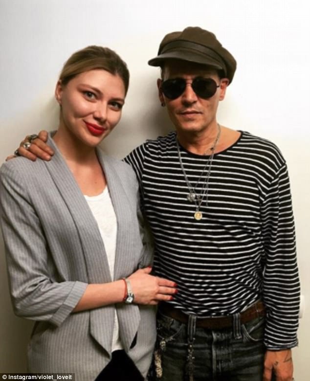 Johnny Depp đang đắm chìm trong ma tuý và rượu - Ảnh 2.