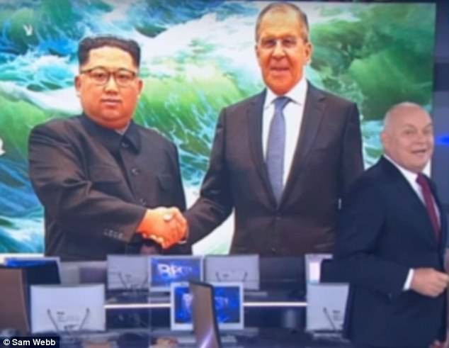 Kênh truyền hình Nga bị tố ‘làm giả’ nụ cười của lãnh đạo Kim Jong-un - Ảnh 1.