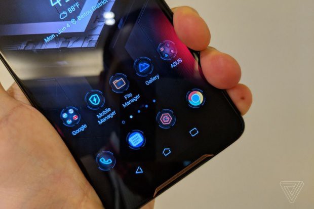Đây là smartphone Android mạnh nhất thế giới, nó thậm chí phải cần tới quạt để làm mát - Ảnh 2.