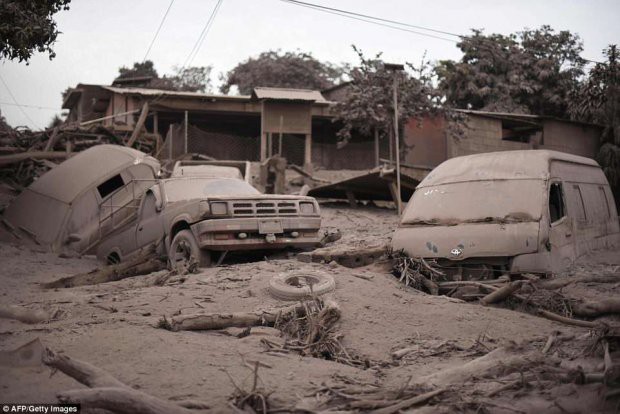 Những bức hình ám ảnh về thảm họa núi lửa ở Guatemala khiến 69 người chết - Ảnh 8.