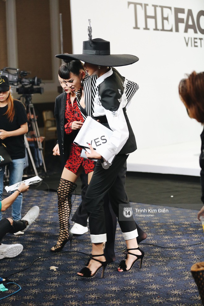 Nóng: Võ Hoàng Yến bất ngờ bật khóc vì tái phát chấn thương, The Face gián đoạn ghi hình - Ảnh 10. Nóng: Võ Hoàng Yến bất ngờ bật khóc vì tái phát chấn thương, The Face gián đoạn ghi hình - Ảnh 10.