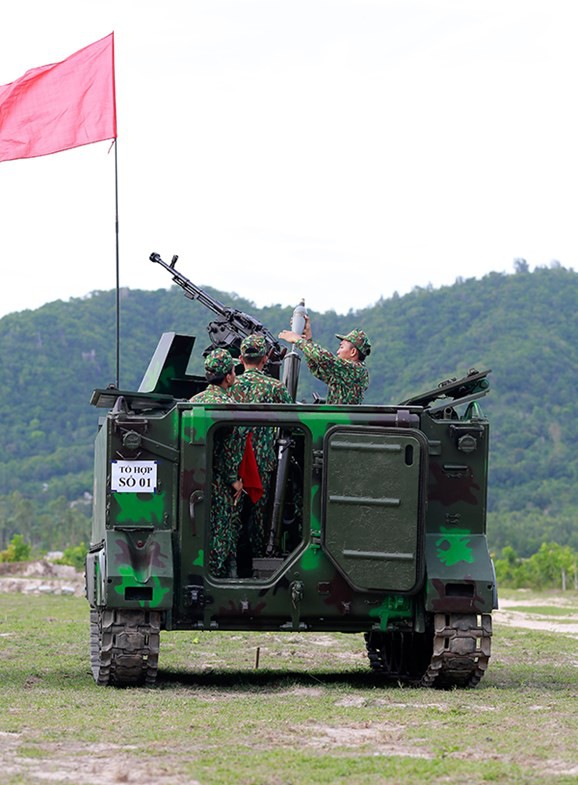 Quân khu 9 thử nghiệm bắn đạn thật và nghiệm thu vũ khí trang bị mới - Ảnh 2.