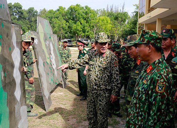 Quân khu 9 thử nghiệm bắn đạn thật và nghiệm thu vũ khí trang bị mới - Ảnh 6.