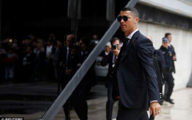 Ronaldo dẫn đầu đội tuyển Bồ Đào Nha chuẩn bị đổ bộ lên đất Nga - Ảnh 1.