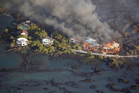 Núi lửa Kilauea phun trào phá hủy 600 ngôi nhà ở Hawaii (Mỹ) - Ảnh 1.
