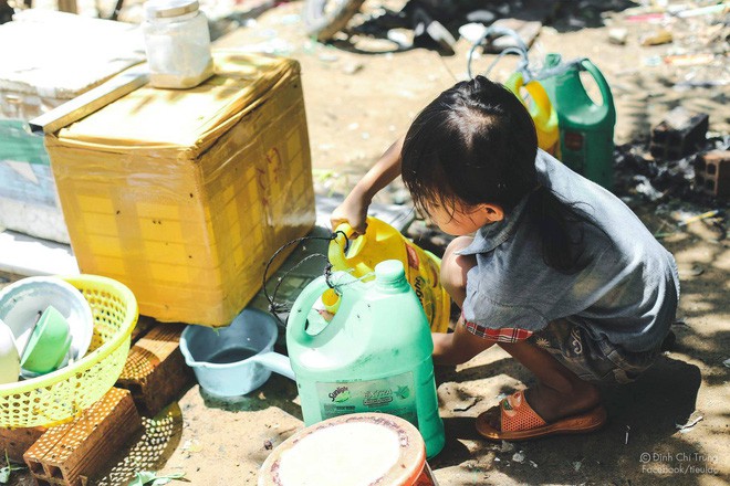  Chuyện của cô bé 9 tuổi sống ở bãi rác Phú Quốc và chàng kỹ sư nông nghiệp đi khắp đất nước kể chuyện trẻ thơ  - Ảnh 5.